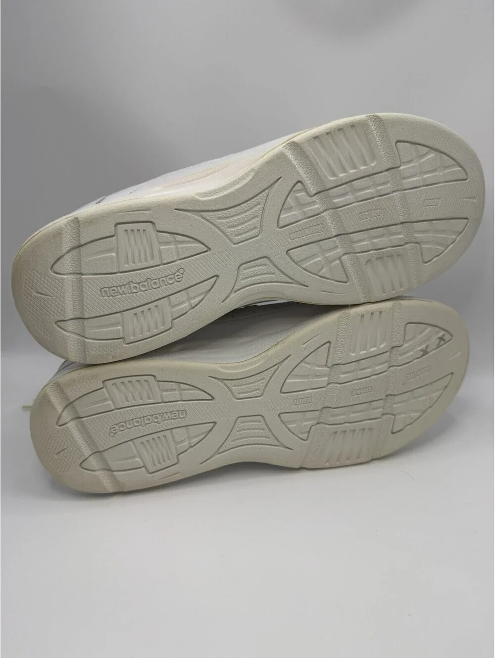 New Balance 576 Men’s Size 9 4E Athletic Shoes Sneakers White
